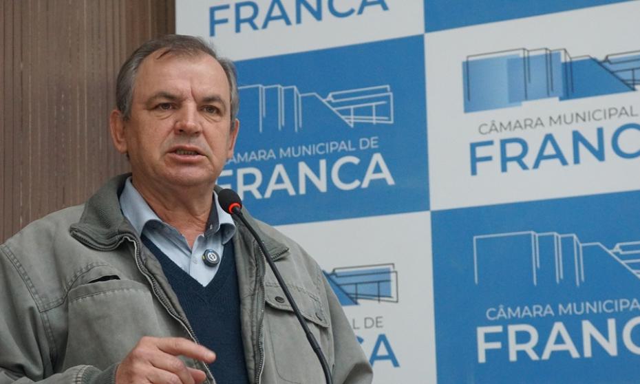 Pelizaro alerta sobre baixa vacinação e sugere inclusão de Franca no Programa Escola que Protege