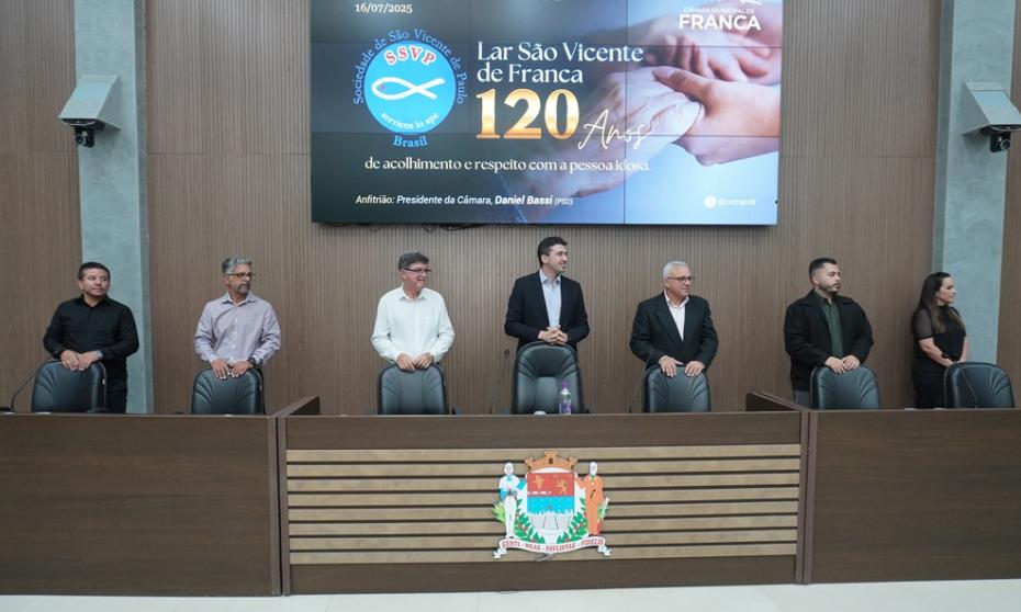 Lar São Vicente de Paulo recebe homenagem pelos 120 anos de serviços prestados