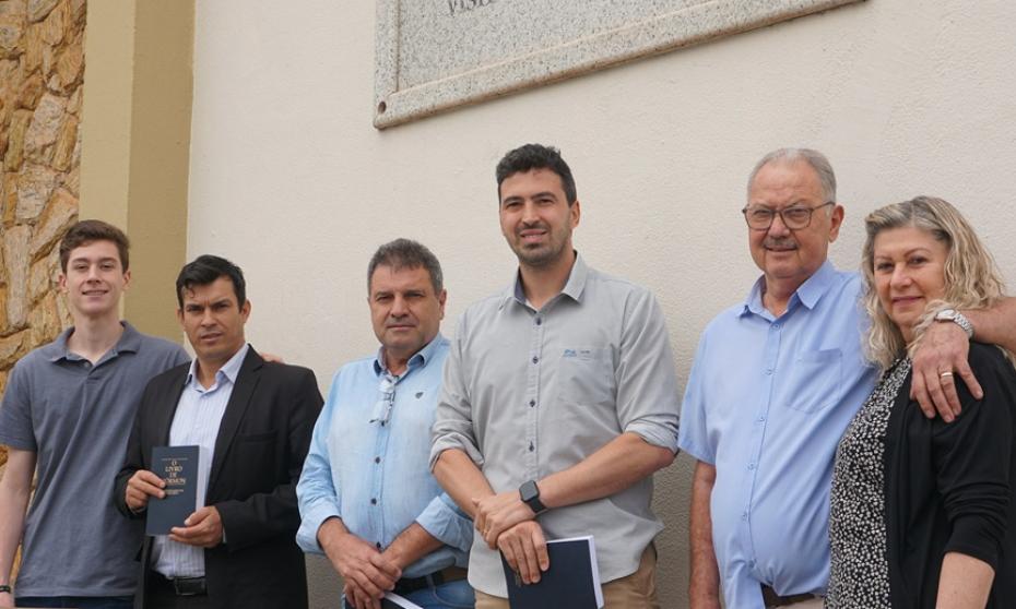 Câmara fortalece diálogo com instituições e visita Igreja de Jesus Cristo