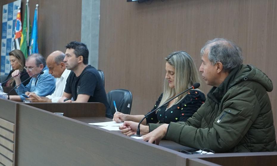 Selo Empresa Amiga, acessibilidade no transporte, educação financeira e alimentação saudável nas escolas avançam nas Comissões