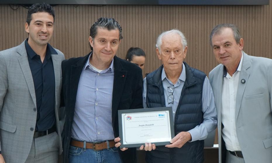 Família Donadeli recebe homenagem e celebra conquistas da Vinícola Sacramentos Vinifer