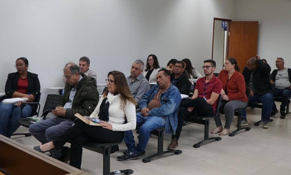 Vereadores questionam Diretor da DRS de Franca sobre regulação de vagas, exames e cirurgias
