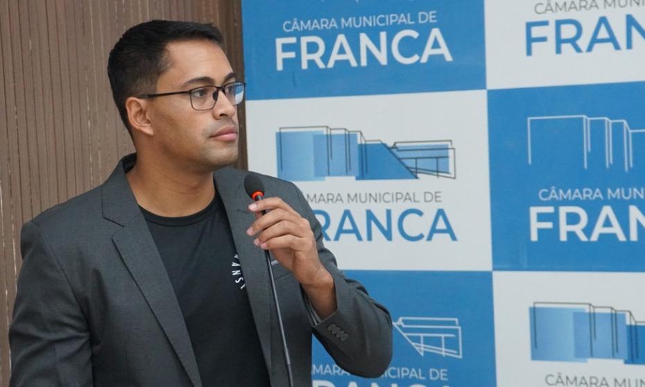 Walker Bombeiro destaca repasse de R$ 1 milhão para a saúde e cobra melhorias de segurança no Parque Dom Pedro