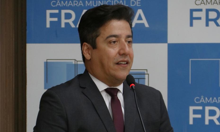 Fransérgio reforça Franca como polo do e-commerce e confirma lançamento do Instituto Estevão Willian em evento na Câmara