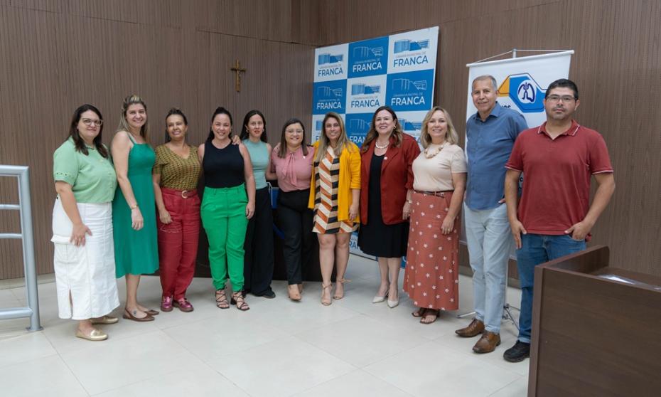 Foto dos participantes da oficina de conscientização contra o tabagismo