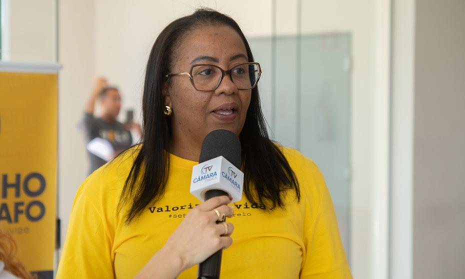 Andréa Silva destaca ações do grupo HELP e convoca para palestra do Outubro Rosa