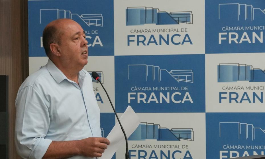 Donizete da Farmácia alerta sobre prazo de isenção de IPTU e destaca obras de recapeamento