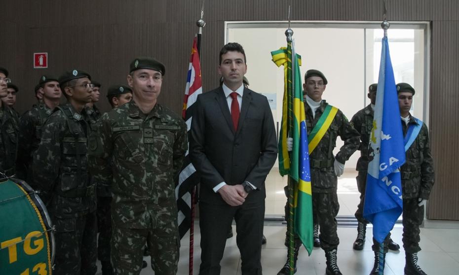 Câmara Municipal recebe Tiro de Guerra em homenagem à Semana da Pátria