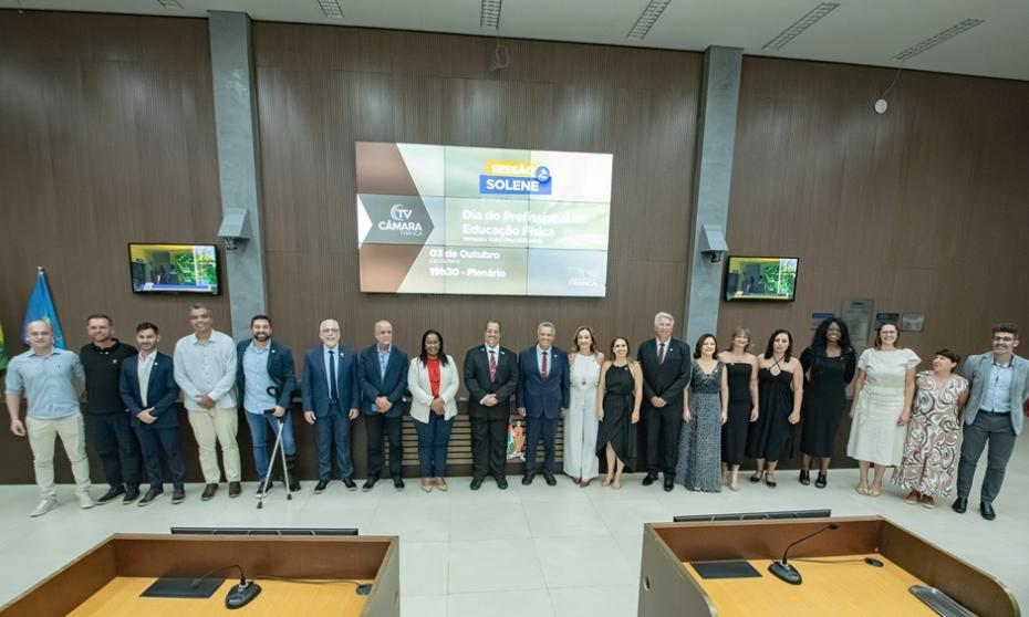 Profissionais de Educação Física são homenageados em solenidade na Câmara de Franca