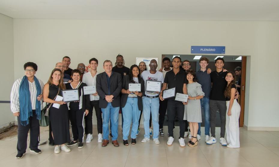 Do sonho à Seleção: Câmara reconhece jovens que levam o nome de Franca ao topo do basquete