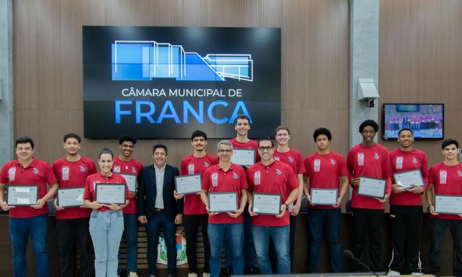 Câmara de Franca homenageia equipe sub-22 do Sesi Franca por destaque nacional no basquete Câmara de Franca homenageia equipe sub-22 do Sesi Franca por destaque nacional no basquete