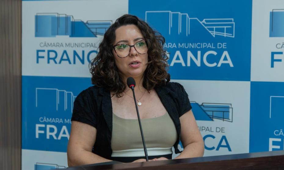 Marília repudia corte de professores da educação especial e destaca movimento em defesa da inclusão