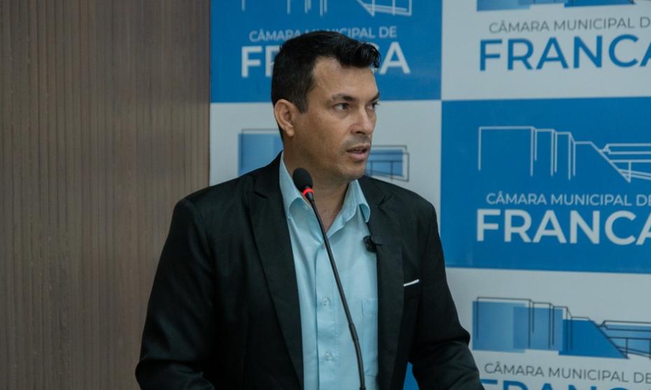 Leandro O Patriota anuncia novas UTIs móveis e critica decreto federal sobre educação especial Leandro O Patriota anuncia novas UTIs móveis e critica decreto federal sobre educação especial