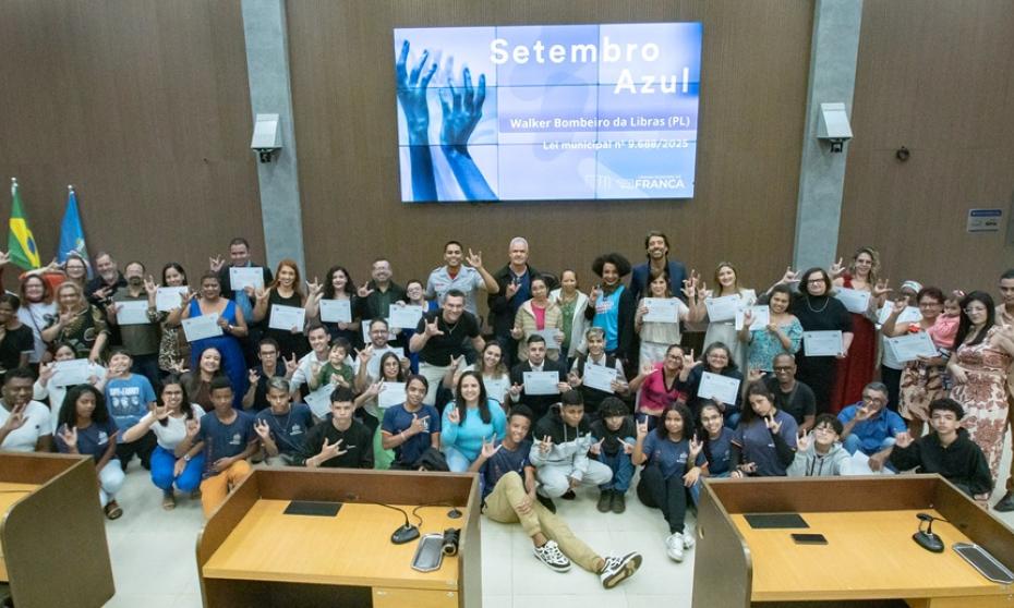 Legislativo francano reconhece parceiros da inclusão no Setembro Azul