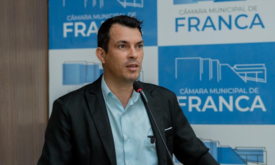 Patriota defende capacitação de professores e pede suspensão de decreto federal sobre educação especial