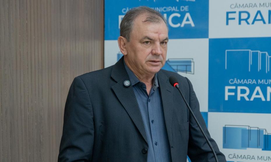 Pelizaro critica Estado por corte do ensino noturno e alerta para riscos ambientais no Rio Canoas