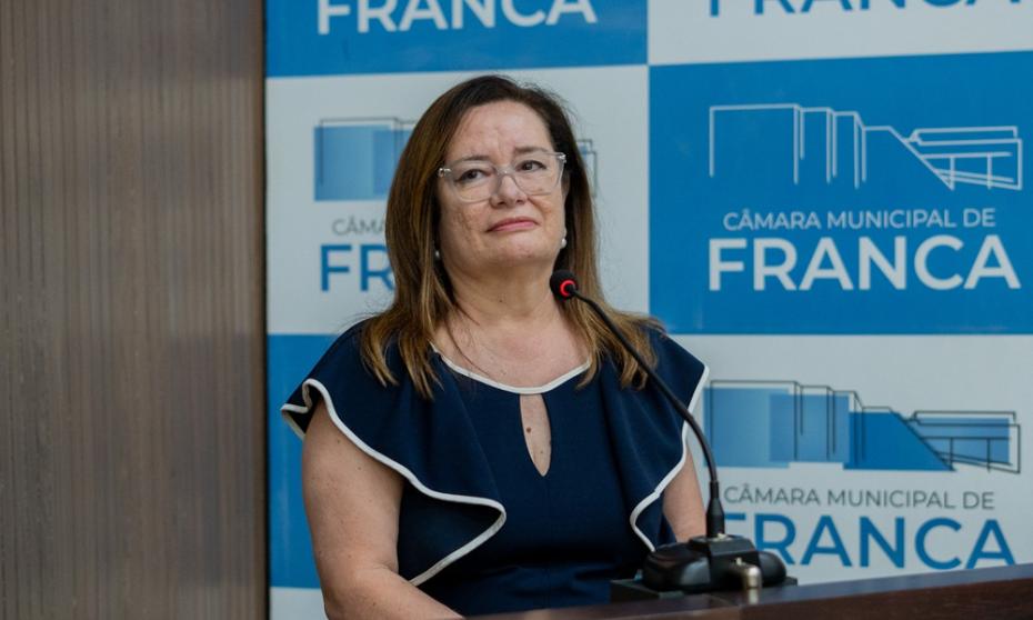 Professora alerta para falta de profissionais na educação e pede apoio da Câmara