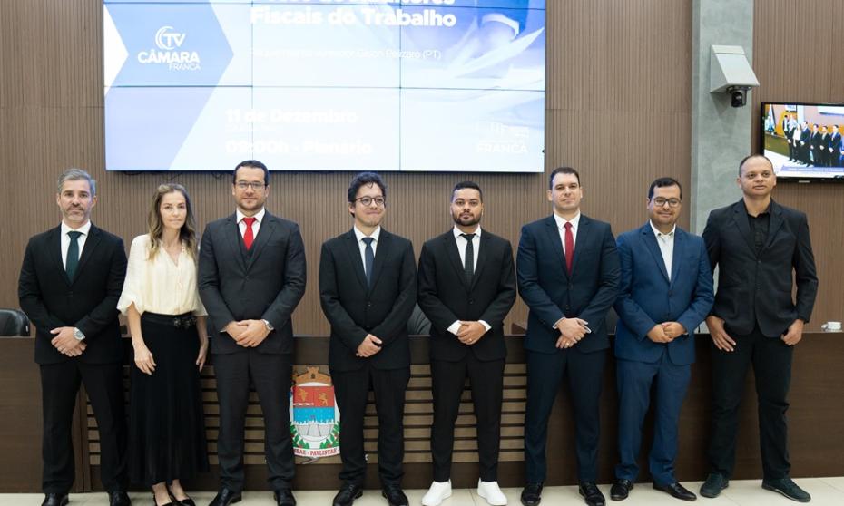 Plenário da Câmara de Franca recebe cerimônia de posse dos novos auditores-fiscais do Trabalho