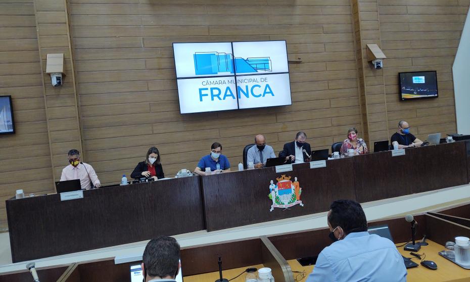 Vereadores acompanham a 25ª Sessão Ordinária da Câmara Municipal de Franca