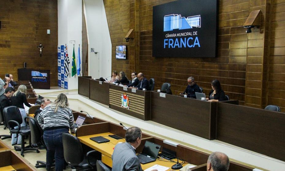 Câmara aprova criação do programa ‘Computador do Professor da Rede Básica’